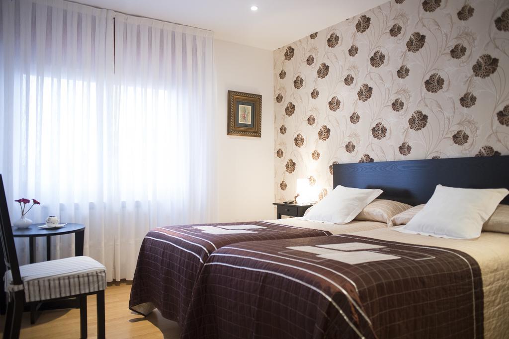 Quintana 23 Hotel Suances Room photo